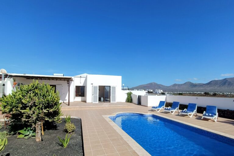 Bella Vista private pool pato area