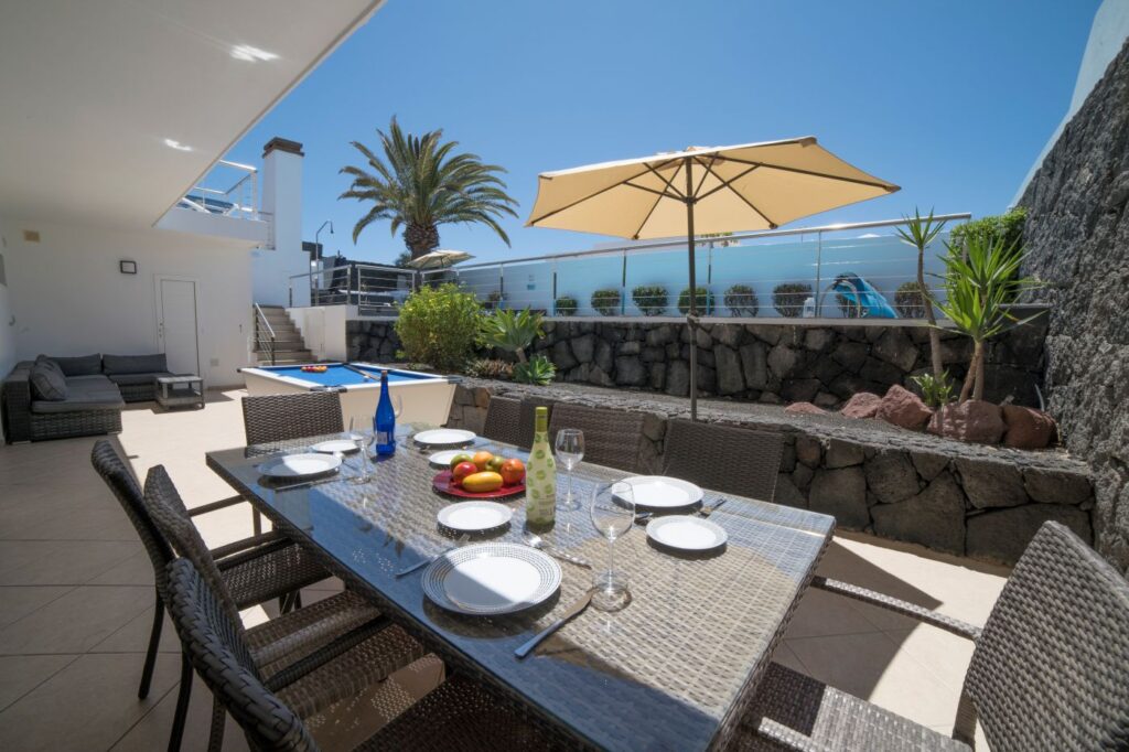 Casa Elisa alfresco dining area