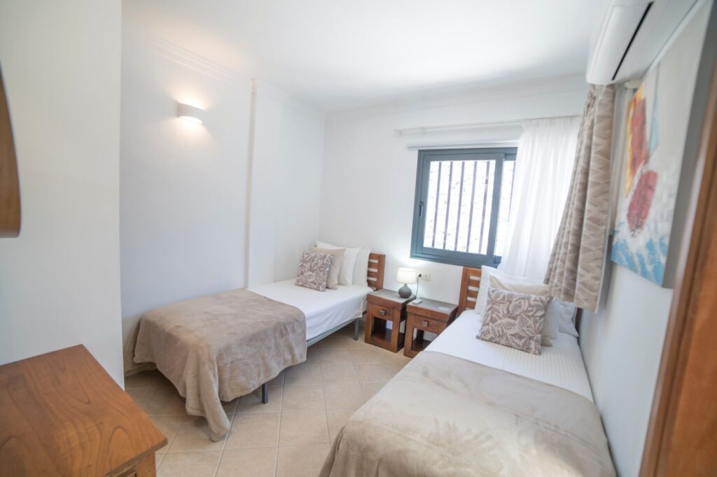 Casa Elisa twin bedroom