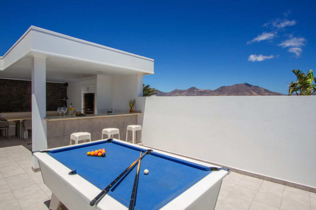 Casa Maelle bar and games area