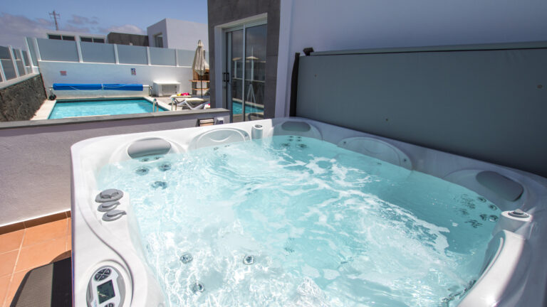 Casa Moda hot tub jacuzzi pool area