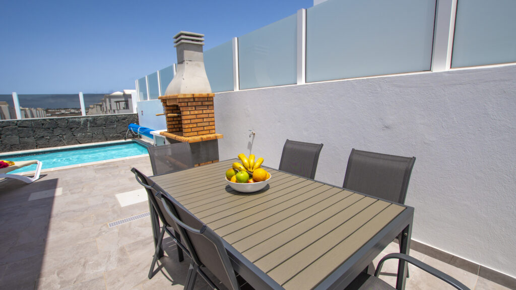 Casa Moda alfresco dining and BBQ area