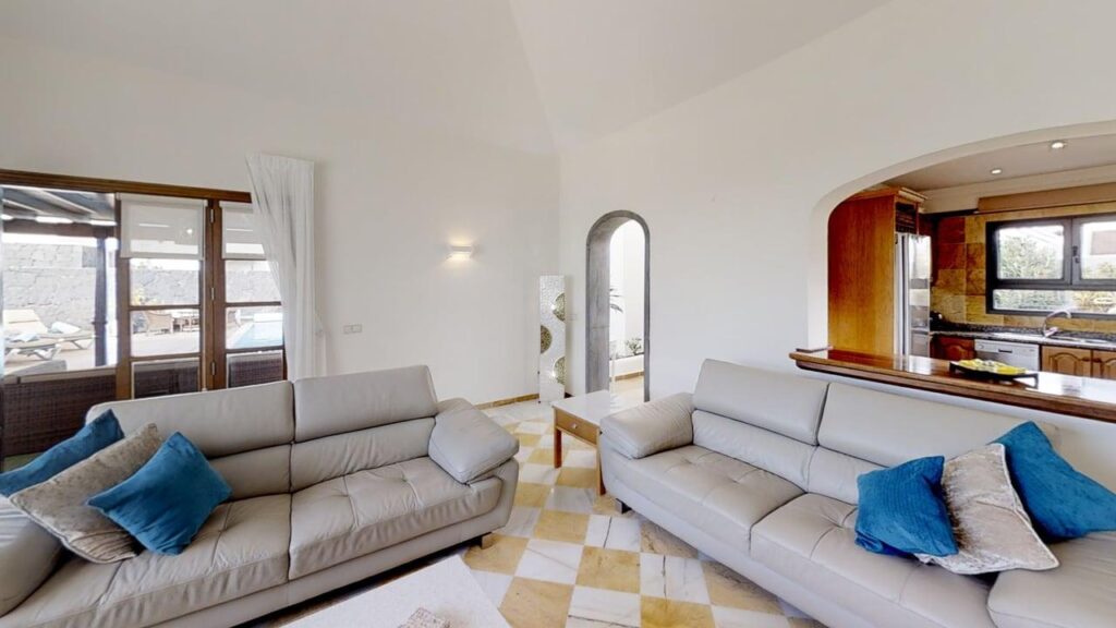 Villa Carlara lounge living area