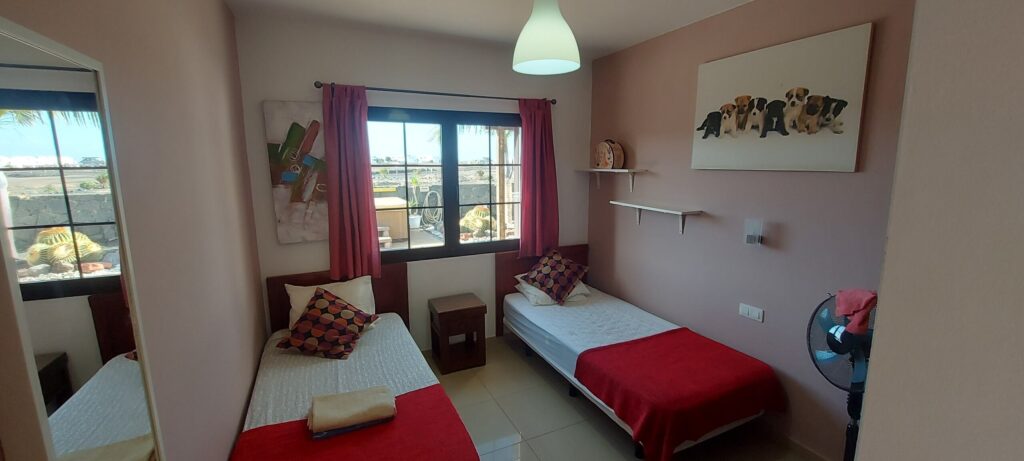 Villa Emma twin bedroom