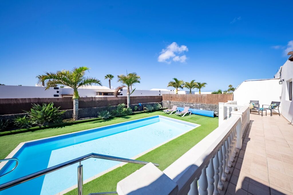 Villa Lomas large terrace