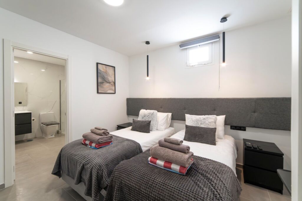 Villa Luna twin bedroom