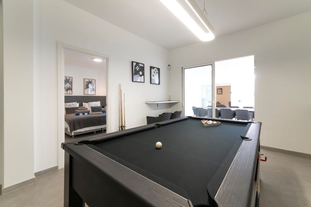 Villa Luna lounge and games area