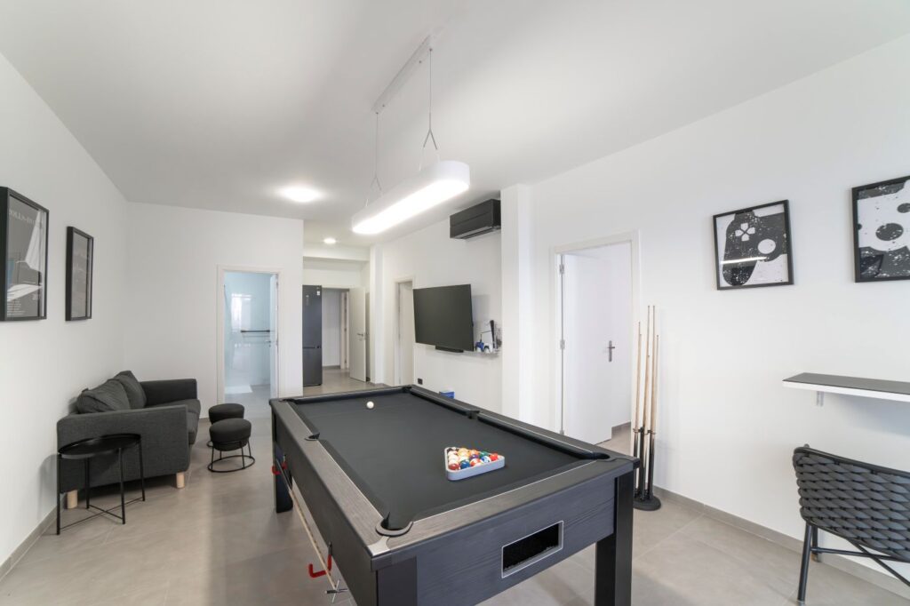 Villa Luna lounge and games area