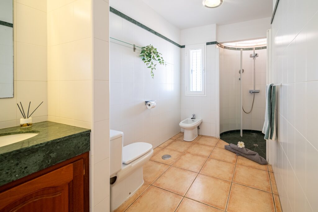 Villa Paloma bathroom