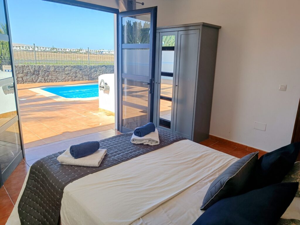 Villa Rebecca double bedroom with patio doors