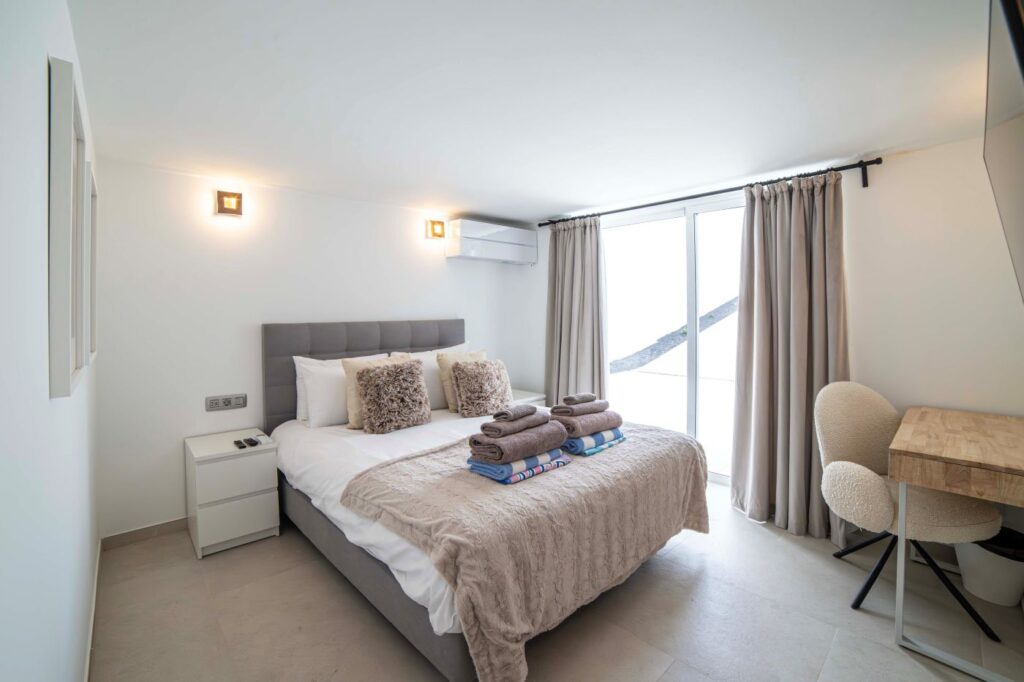 Villa Sol double bedroom