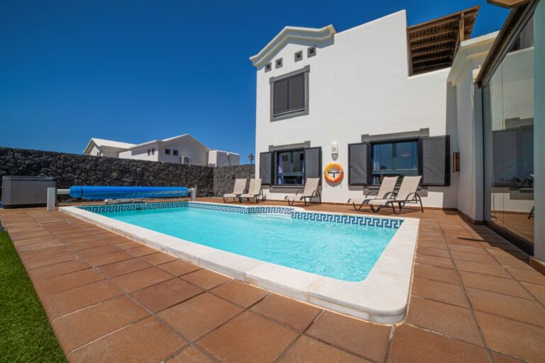 Villa Sunrise patio area with private pool