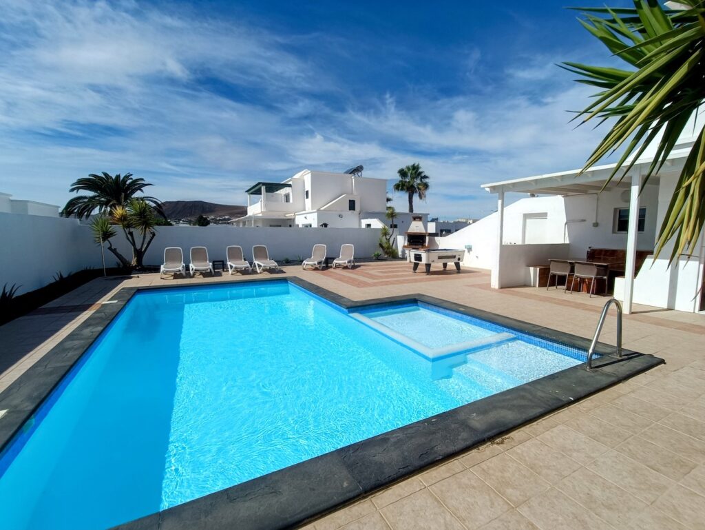 Villa Vicini large private swimming pool