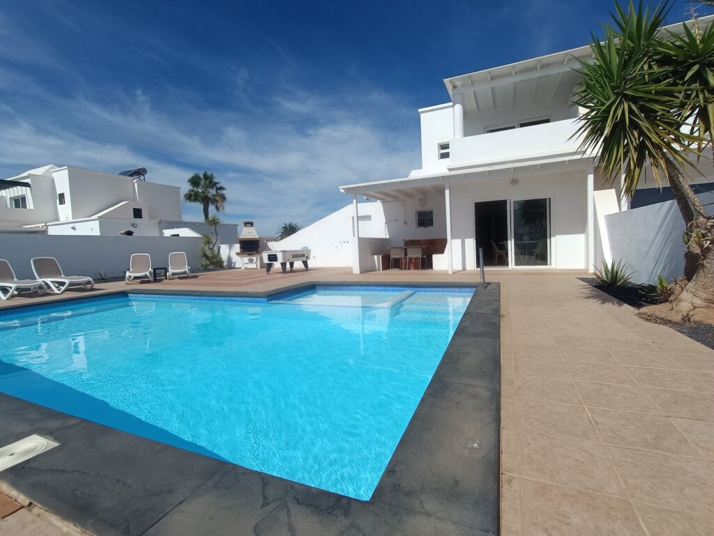 Villa Vicini large private swimming pool