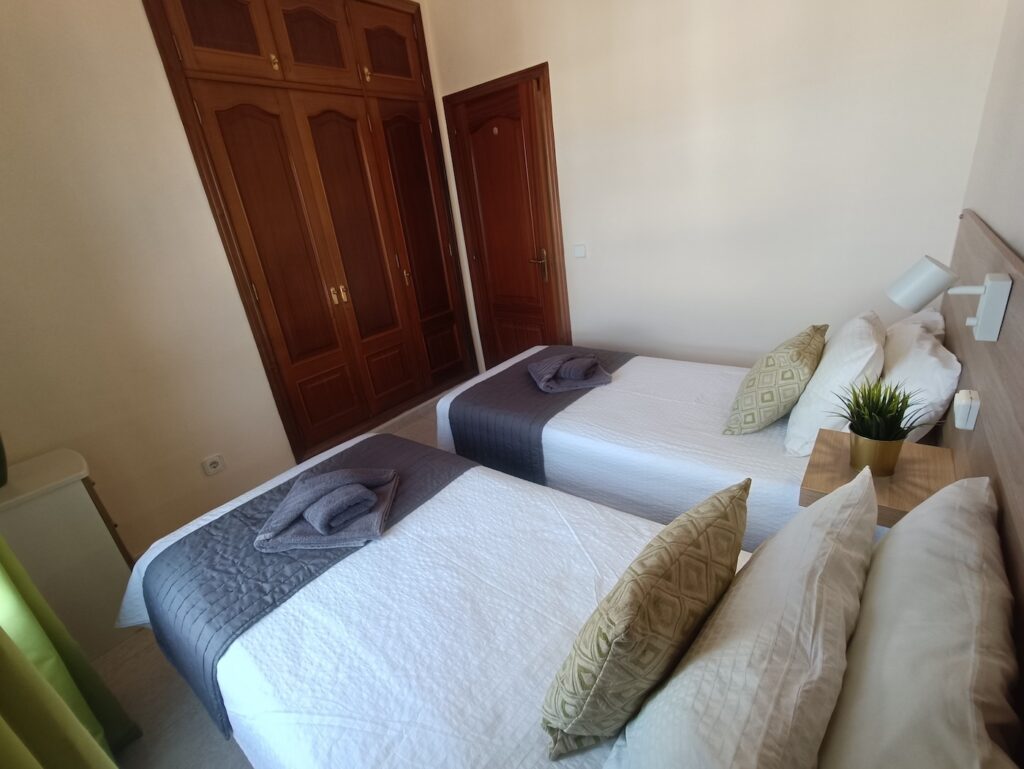 Villa Vicini twin bedroom