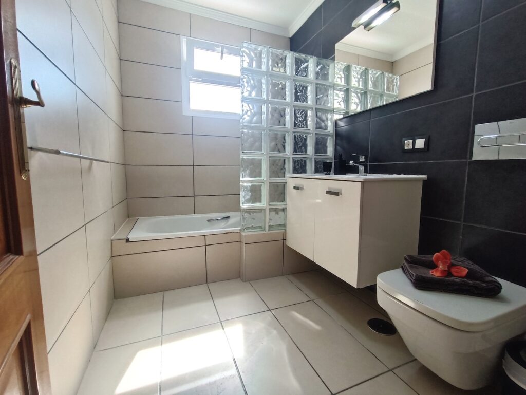 Villa Vicini bathroom